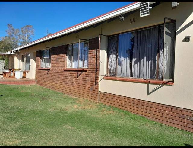 3 BEDROOM HOUSE FOR SALE IN BRACKENDOWNS